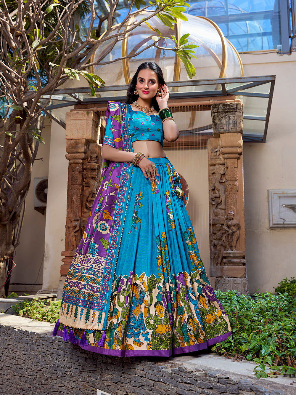 trading-kalamkari-printed-with-foil-work-tussar-silk-lehenga-choli-by-looknbook-art_75f481fa-da35-47e5-bd57-856616233783.jpg