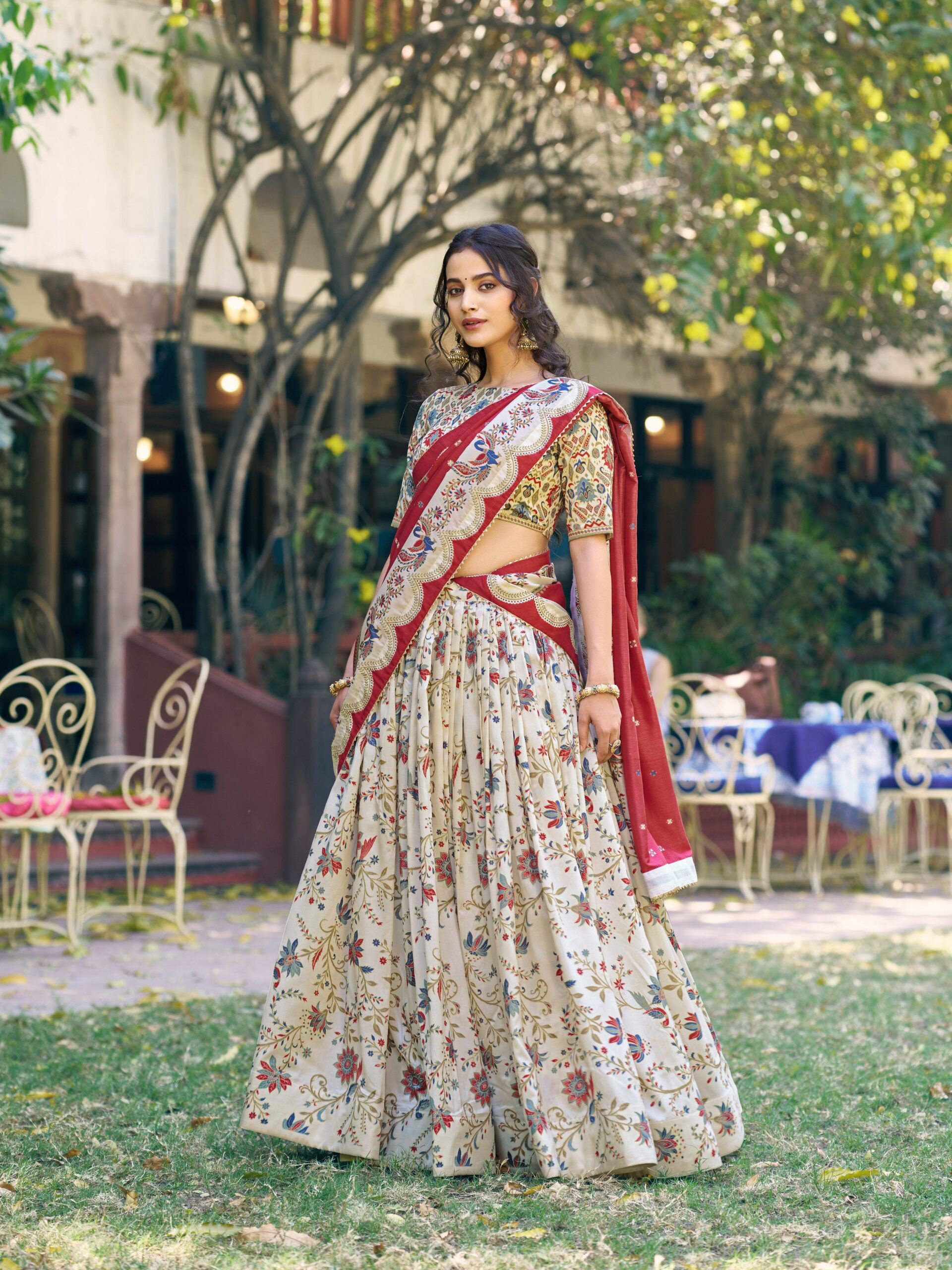 bridemaid-style-off-white-color-gilded-motif-foil-printed-lehenga-choli-by-looknbook-art_665ad4bc-95ba-4313-9c7e-de11b94ad72a.jpg