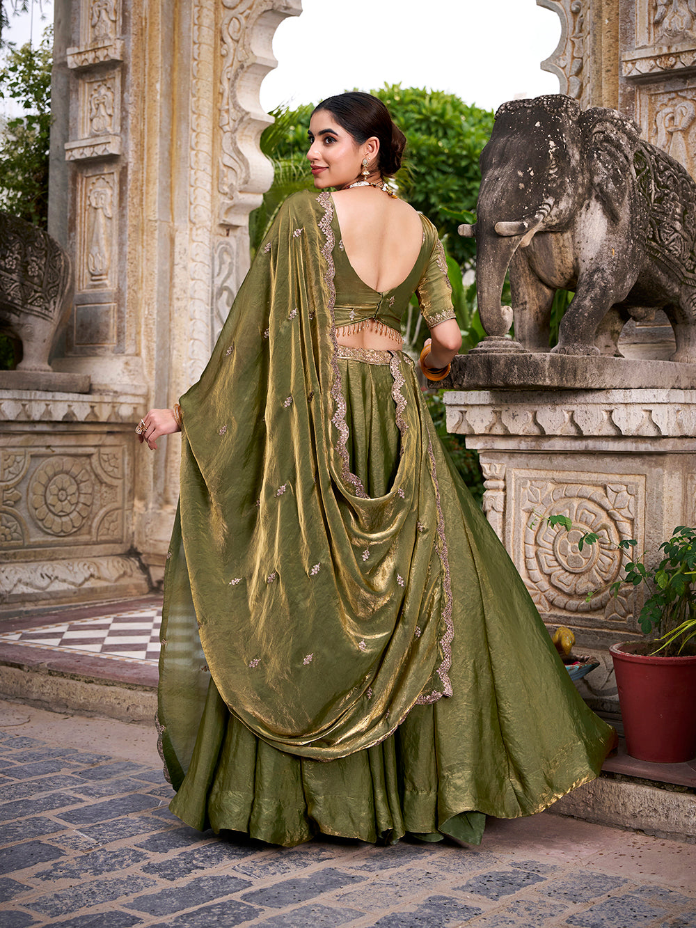 mehendi-color-fendi-and-sequins-work-belt-chaniya-choli-by-looknbook-art_ade1d362-3af8-4207-b83e-3147bc1dfc05.jpg