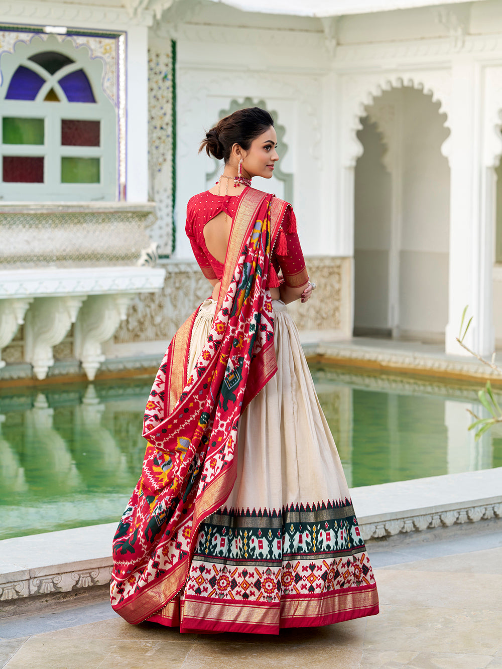 new-collection-for-women-off-white-color-digital-patola-printed-saree-by-yana-fab_586c28bc-535f-4077-a037-672c44994fca.jpg