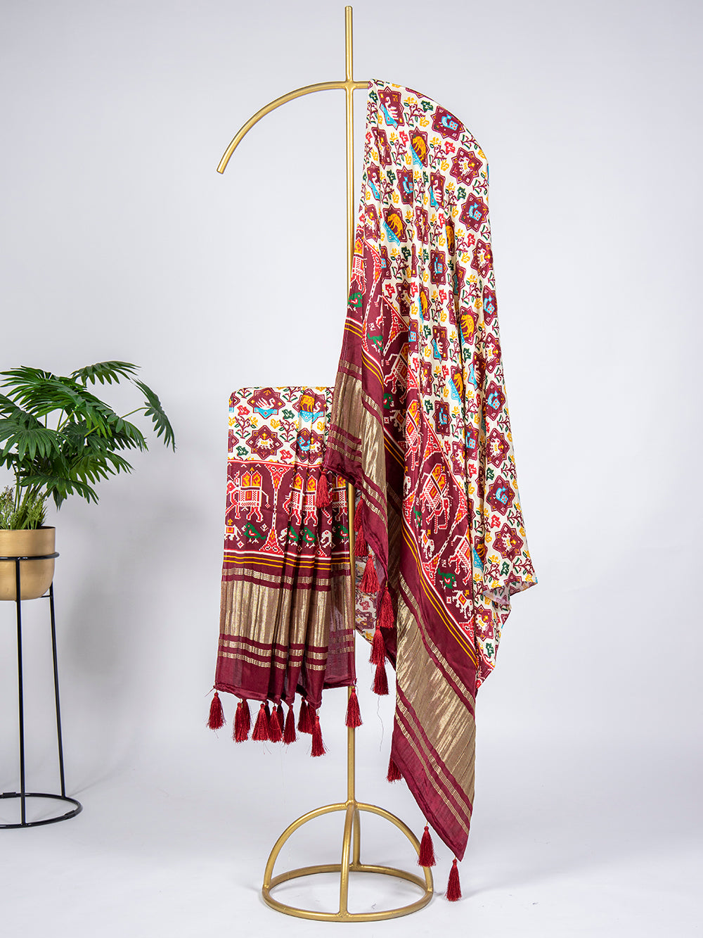 women-fashion-off-white-gaji-silk-dupatta-by-looknbook-art.jpg